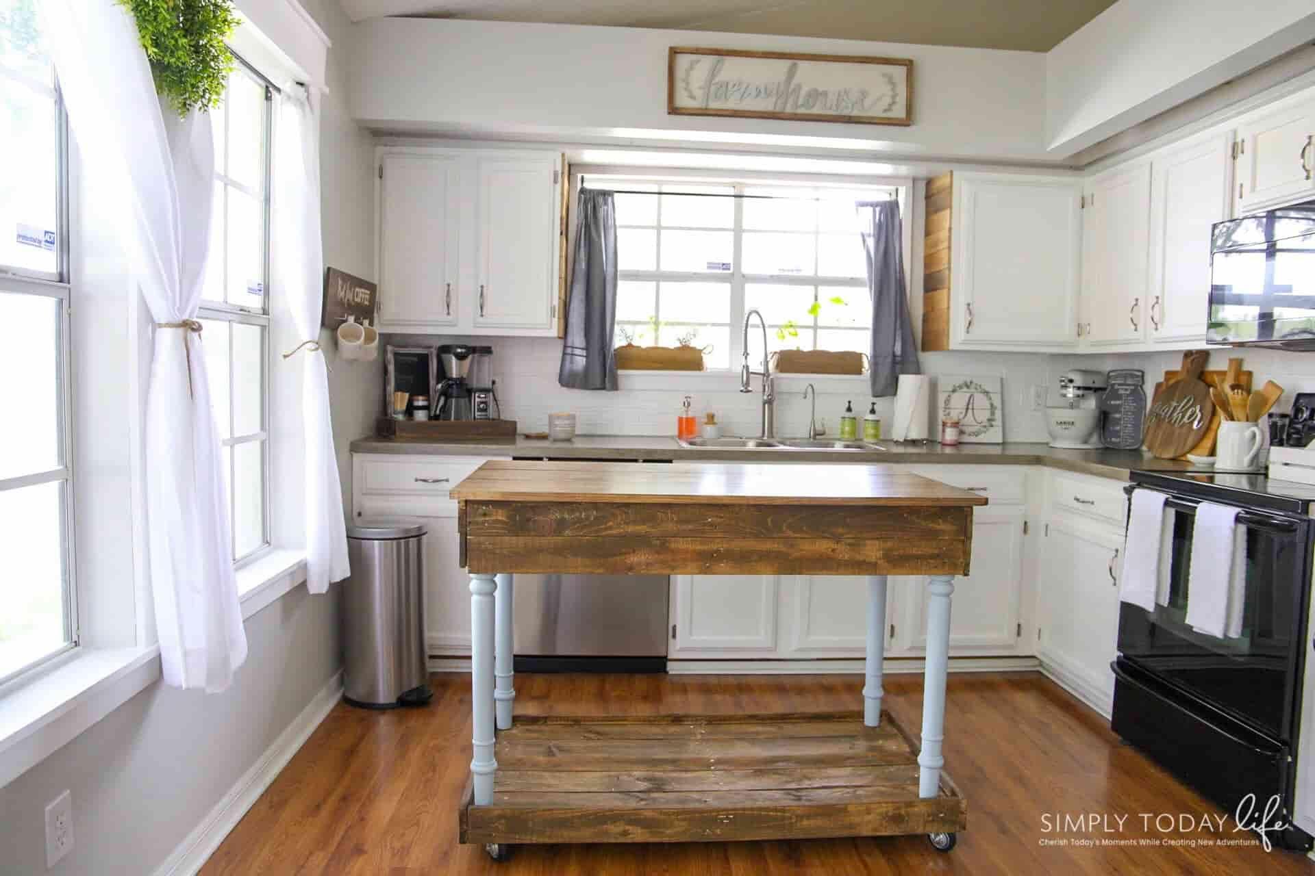 DIY Farmhouse Kitchen Island