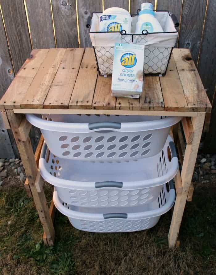 DIY Farmhouse Pallet Laundry Shelf