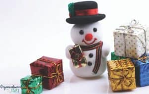 snow man and Chirstmas presents