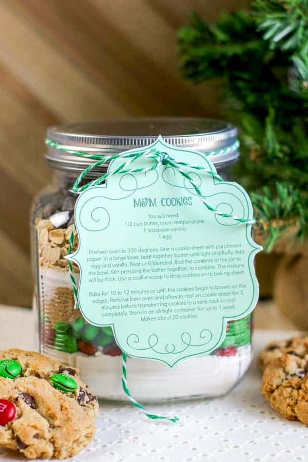 DIY Christmas M&M Cookie Mix in a Jar