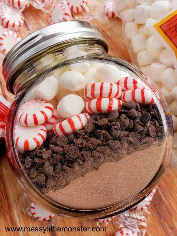 DIY Christmas Hot Chocolate in a Jar